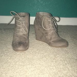 women’s ankle booties